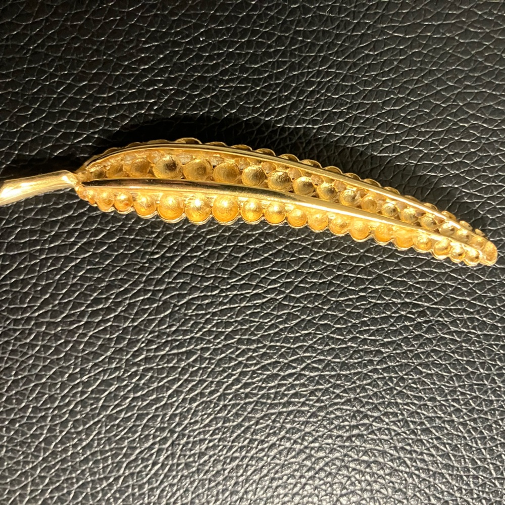 Coro Gold Tone Peapod Brooch